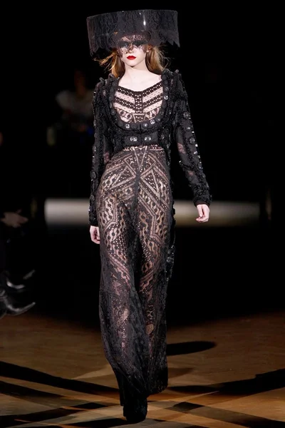 Look 12
